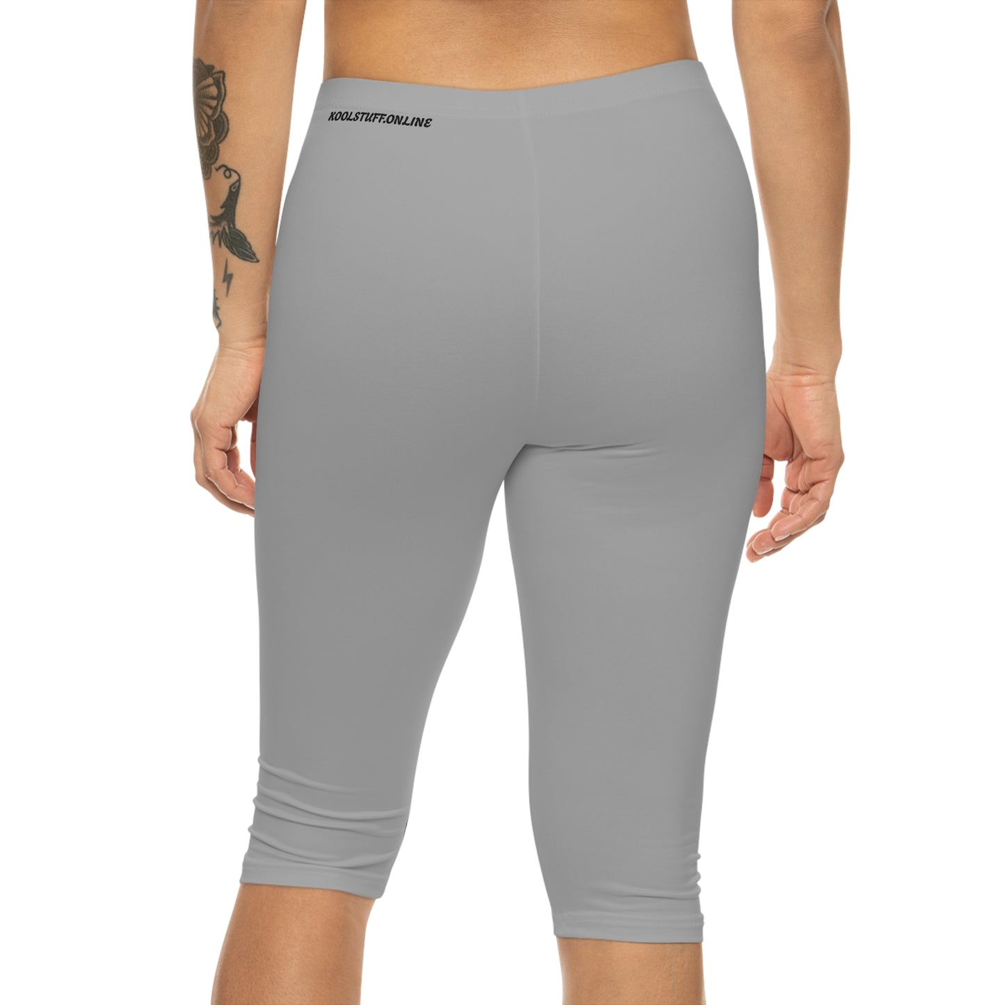 Women’s Capri Leggings (AOP)